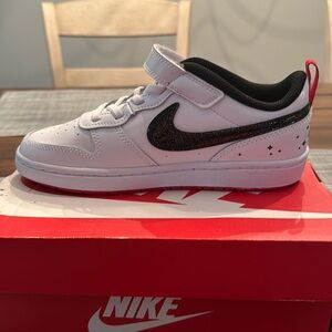 Nike Kids Girls Shoes 3Y New in Box